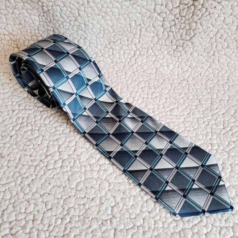Men's Concepts by Claiborne Blue and Grey 100% Silk Tie